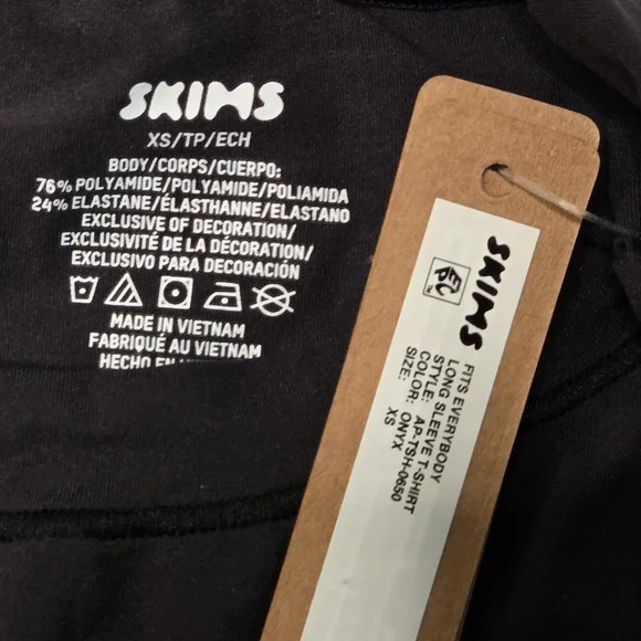 SKIMS FITS EVERYBODY LONG SLEEVE TSHIRT Top Shirt Onyx Black XSmall NWT - Picture 5 of 6